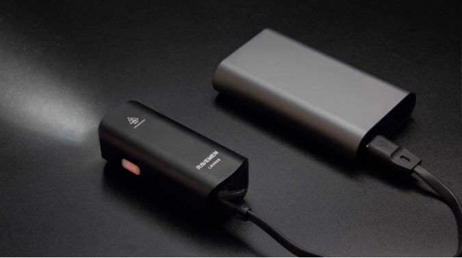 Велосипедна фара Ravemen LR500S (500 lm, 2200 mAh)