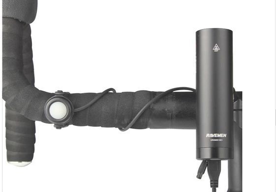 Велосипедна фара Ravemen CR800 (800 lm, 2600 mAh) дротова кнопка